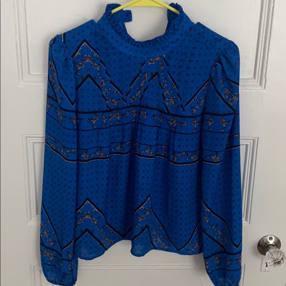 Madison d’Ameélie blue patterned long sleeve top